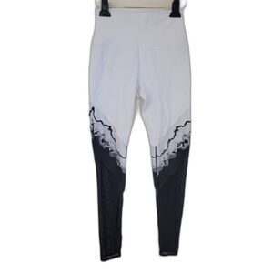 Alo Verse Black White High Waist Leggings